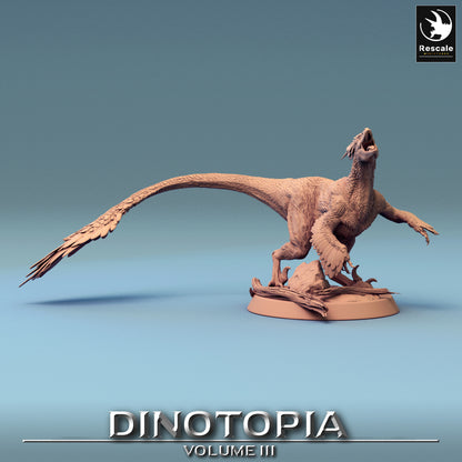 Pyroraptor - Dinotopia - 32mm Tabletop RPG Mini - Qumi - Rescale Miniatures Quality Miniatures - Qumi