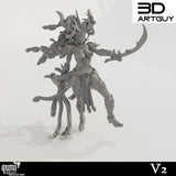 Vorderansicht eines 3D-Renders einer schlangenartigen Kriegerkönigin mit geschwungener Klinge und kunstvoller Rüstung.
