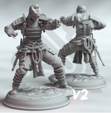 Frontal view of 32mm scale samurai miniature featuring a snake-themed helmet design