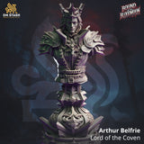 Vorderansicht der Arthur Belfrie Lord of the Coven Resin-Büste mit detaillierter Krone und verzierten Schulterpanzern