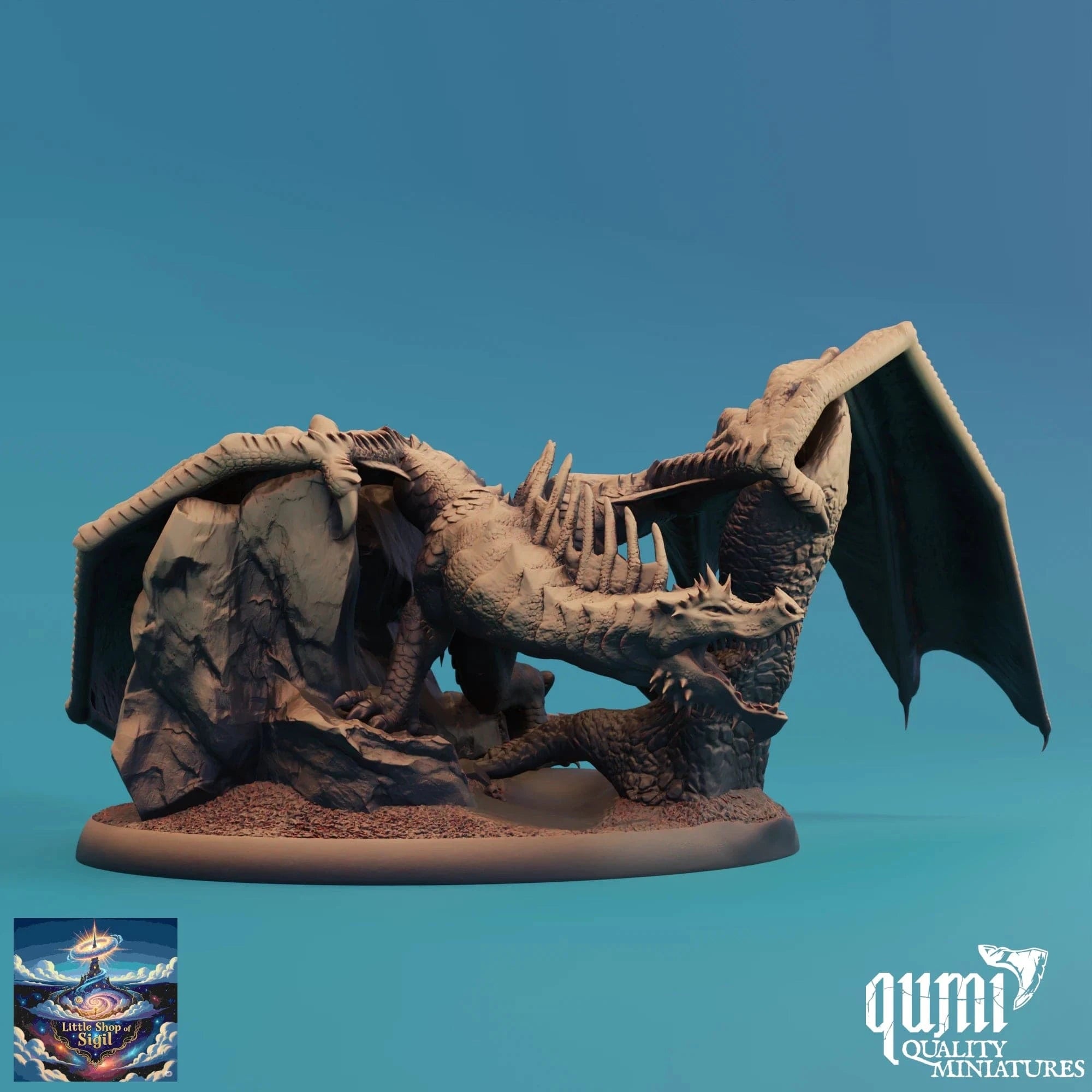 Dragon miniature sculpture on a blue background with 'qumi' branding.