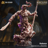 3D-gedruckte Resin-Miniatur von Rabasa, einem Djinni-Schwertkämpfer mit Klinge und Stab auf einem Schatzhaufen.