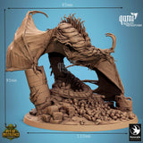 Seitenansicht des Pestilent Wyvern Drachen mit Bemaßung von 95mm Höhe und 100mm Basis.