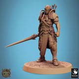 Stehende Mondelf Krieger Miniatur mit detailreichem Schwert, 32mm Resin Guss.