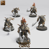 Fünf verschiedene Goblin-Miniaturen mit Klingen und Schutzbrillen auf 25mm Bases.