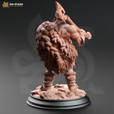 Rückansicht einer muskulösen Zwergen-Berserker-Figur mit dickem Fellumhang und großer Axt auf der Schulter.