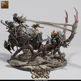 Dynamische Perspektive des Goblin Belagerungskriechers auf einem felsigen Base für Tabletop-Schlachten.