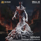 Idinhelieth Bote der Pestilenz Monster-Miniatur aus Resin in Frontalansicht mit Krone