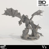 Rückansicht des gepanzerten V2 Drachenmodells mit Flügeltextur und Schwanz auf Fels-Basis.