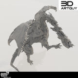 Schrägansicht der fliegenden Drachen-Miniatur, die die komplexe Textur der Flügel hervorhebt.