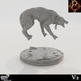 Vollansicht eines knurrenden Wolf-Modells, das seitlich auf seiner Base steht.