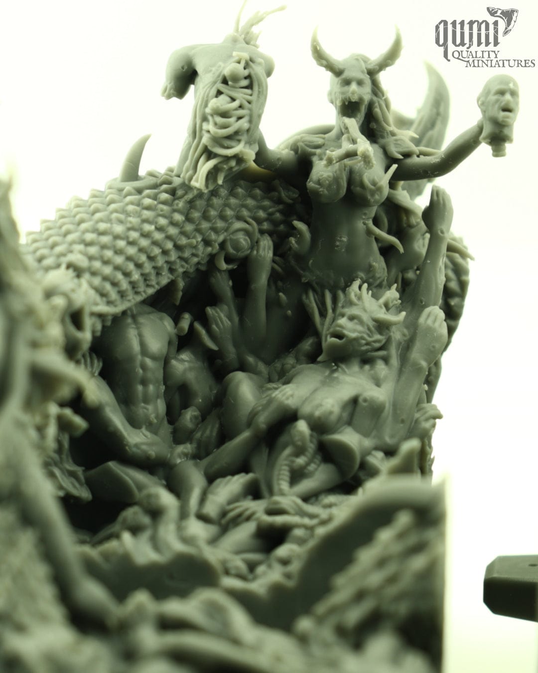 Tabletop RPG Miniature Giant Snake Hedonist Diorama - Qumi Quality Miniatures - Qumi Wargaming Mini Model Figure