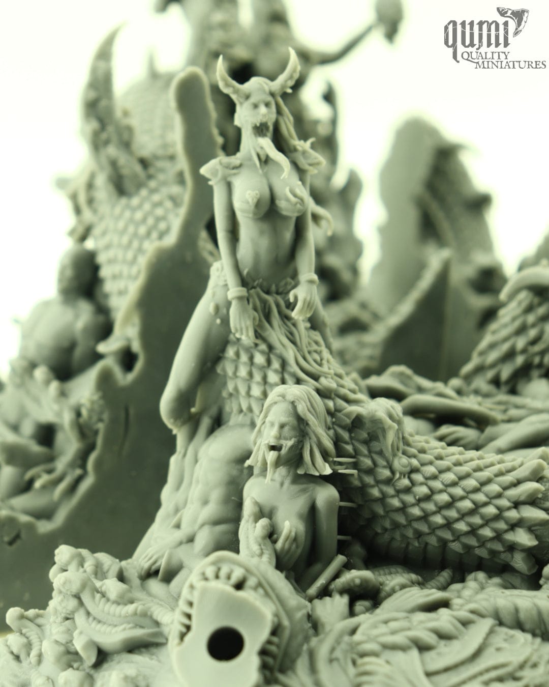 Tabletop RPG Miniature Giant Snake Hedonist Diorama - Qumi Quality Miniatures - Qumi Wargaming Mini Model Figure