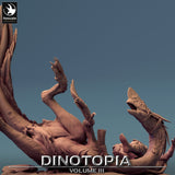 Nahaufnahme des Kopfes und gefiederten Halses der Oviraptor-Miniatur mit Zaumzeug-Details.