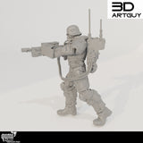 Seitenansicht der Sci-Fi Soldaten-Miniatur mit Fokus auf Helm und Kommunikationsausrüstung.