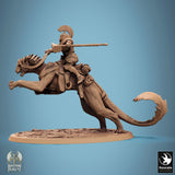 Seitenansicht eines berittenen Kämpfers mit Hammer auf einer Panther-Kreatur, 32mm Resin Miniatur